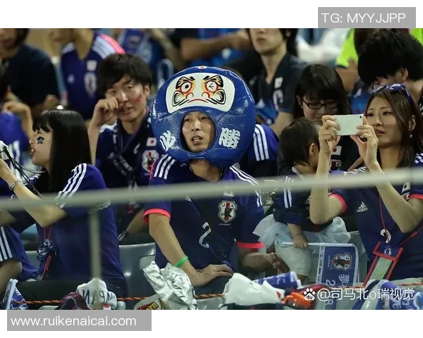 日本拍照足球明星盘点及其在球场外的魅力瞬间