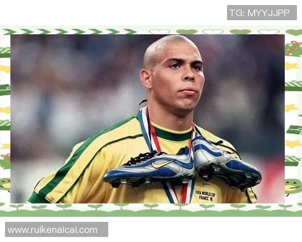 小黑巴西足球明星的传奇故事与辉煌成就揭秘