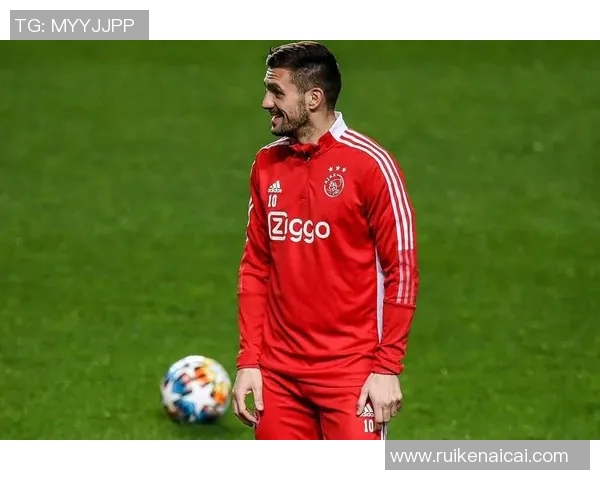 足球明星女球员时尚绿色发型展示引领潮流风尚的魅力瞬间